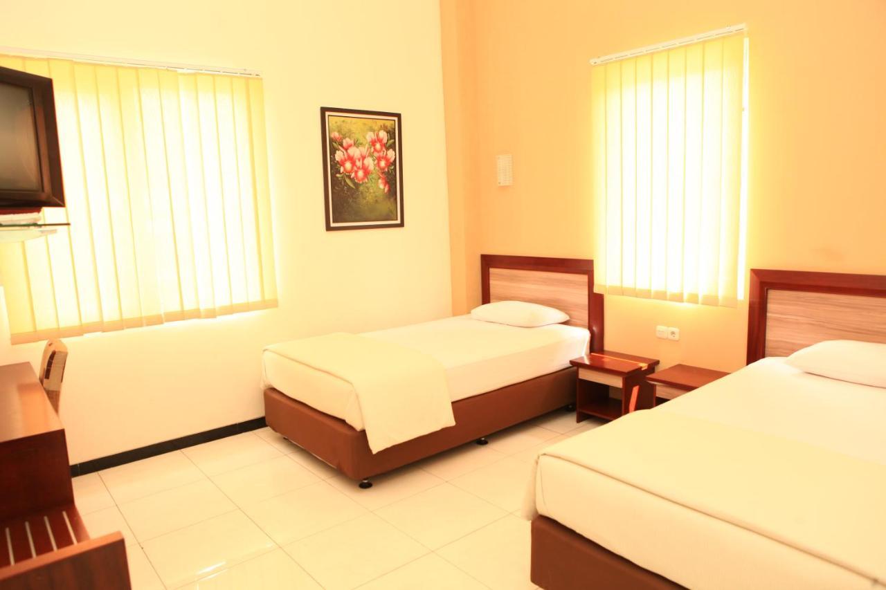 Hotel Arya Graha Semarang Exterior foto