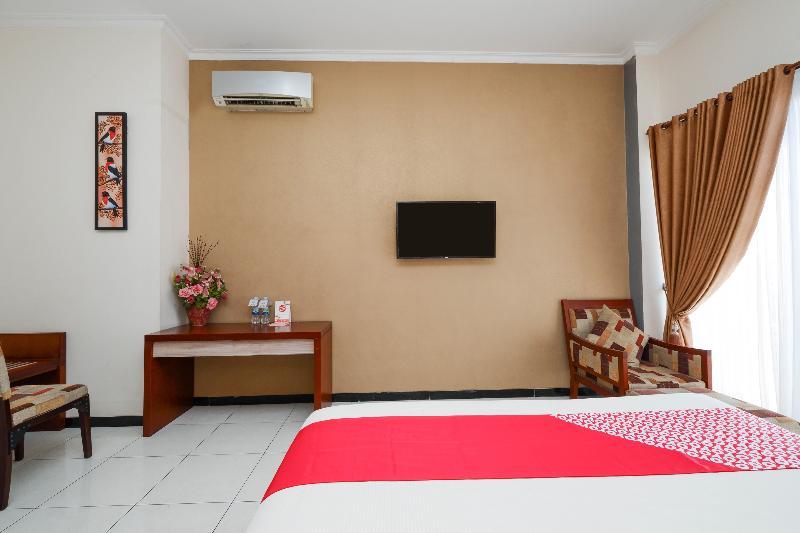 Hotel Arya Graha Semarang Exterior foto